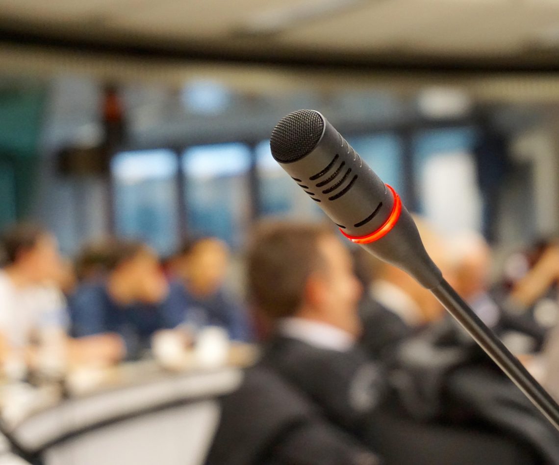 fill-microphone-704255_1920