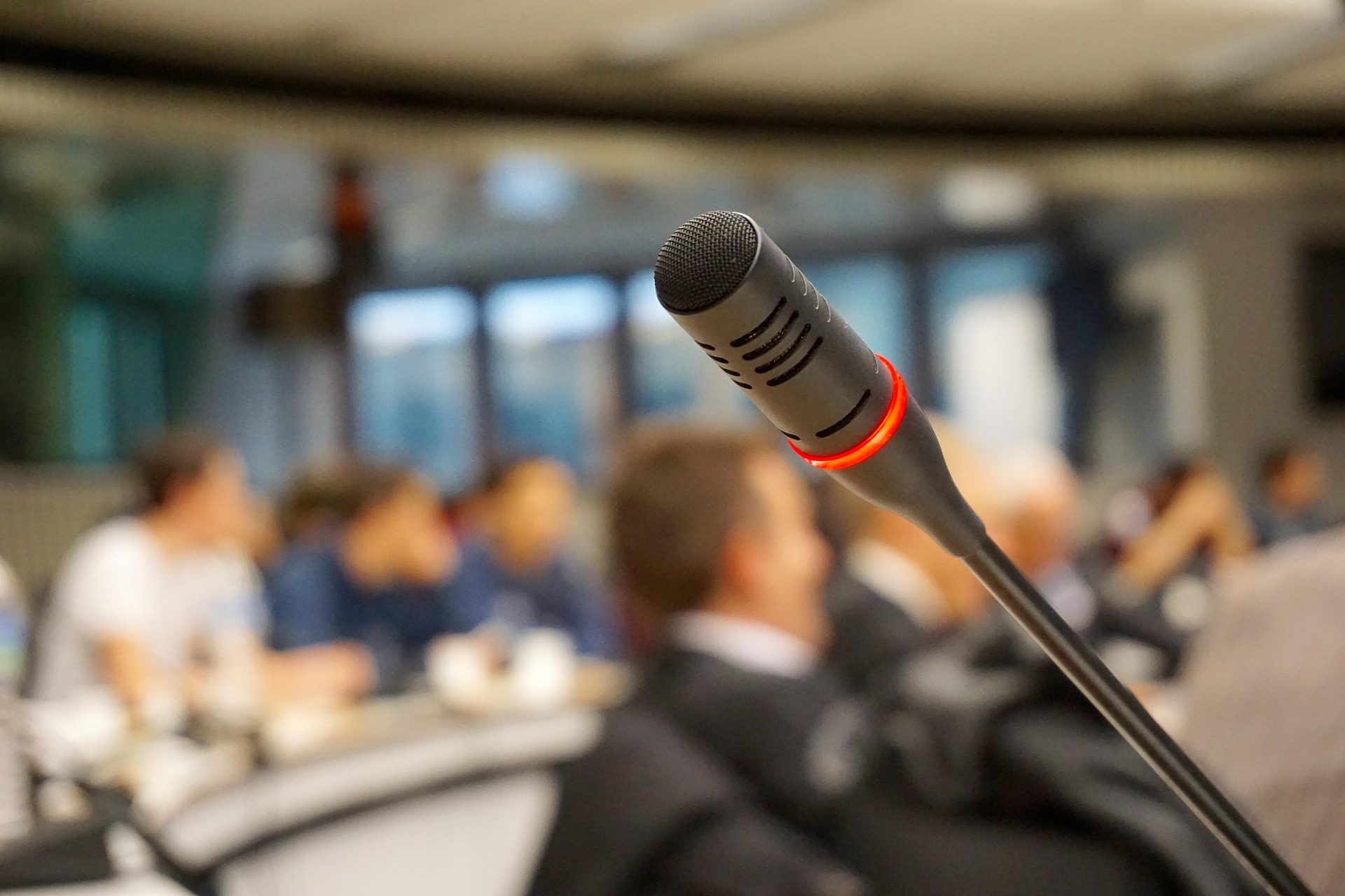 fill-microphone-704255_1920